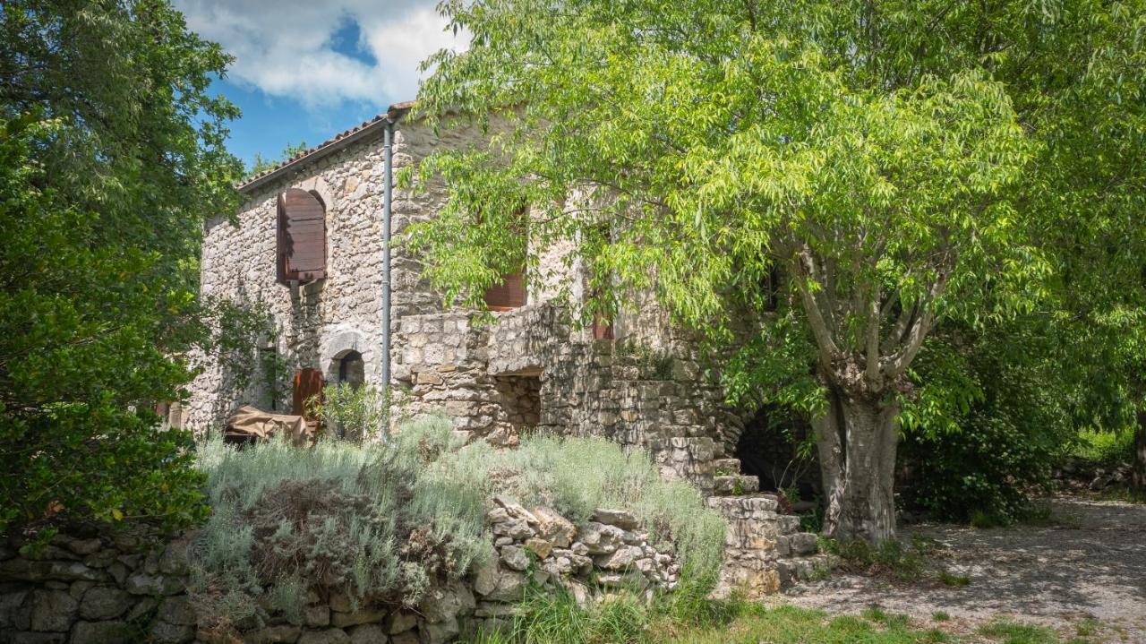 Roulottes Et Cabanes De Saint Cerice Vogue Esterno foto
