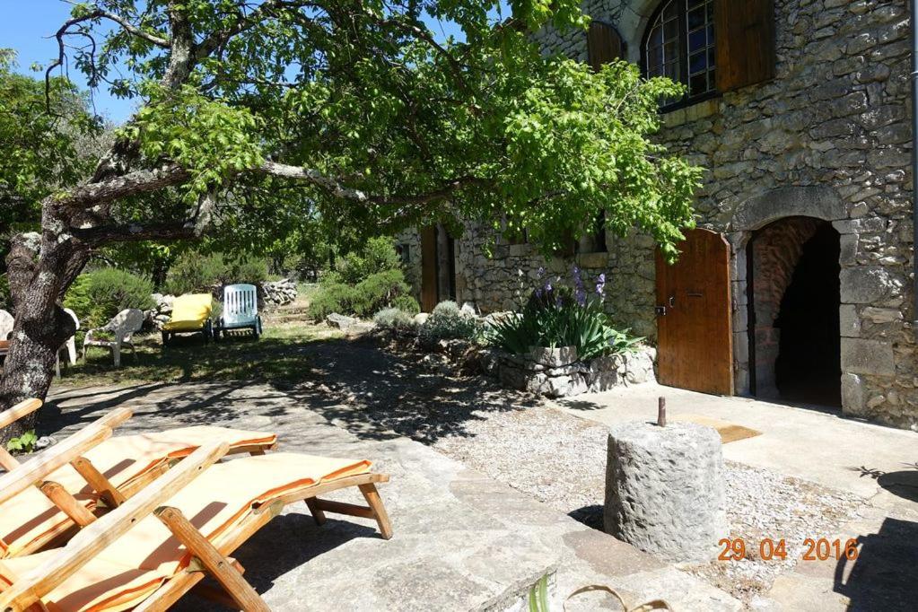 Roulottes Et Cabanes De Saint Cerice Vogue Esterno foto
